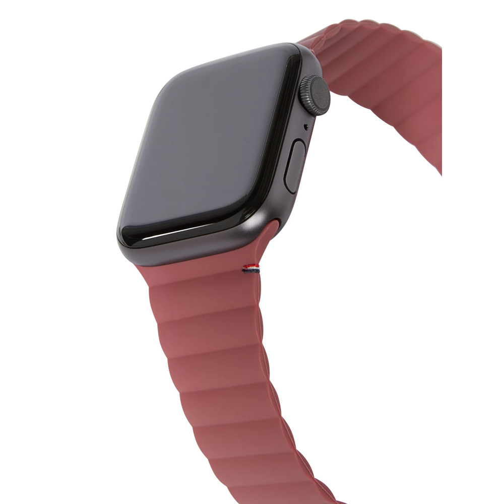  Ремешок Decoded Sillicone Magnetic Traction Strap для Apple Watch 6/SE/5/4 (44mm) силиликон,корич.
